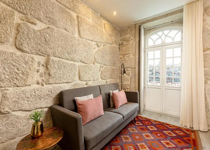 Stylish River View Apartment In Porto