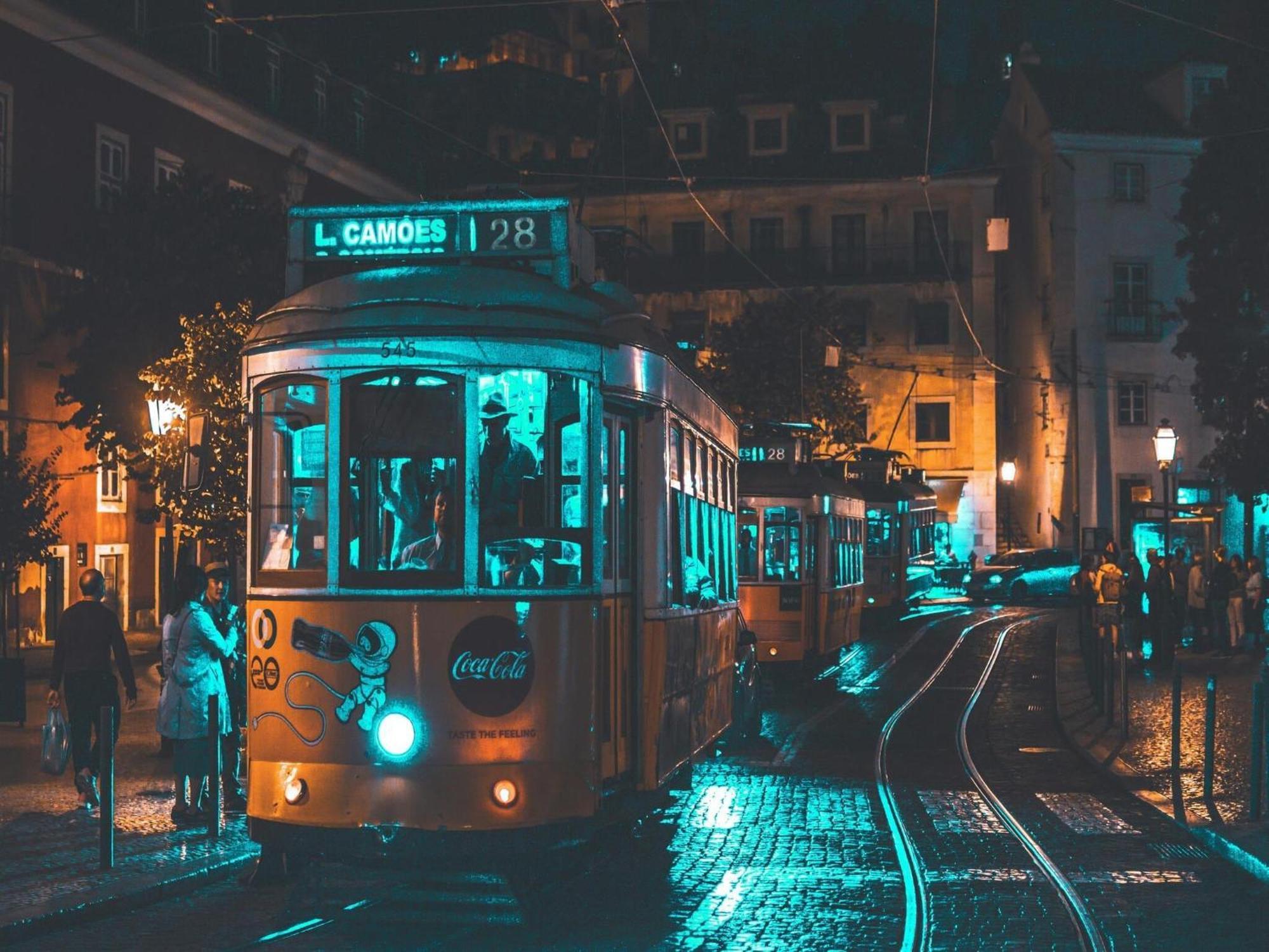 Stylish River View In Porto